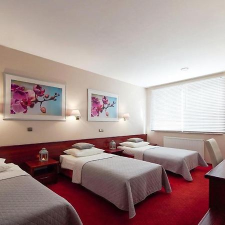 Hotel Sara Koło Εξωτερικό φωτογραφία