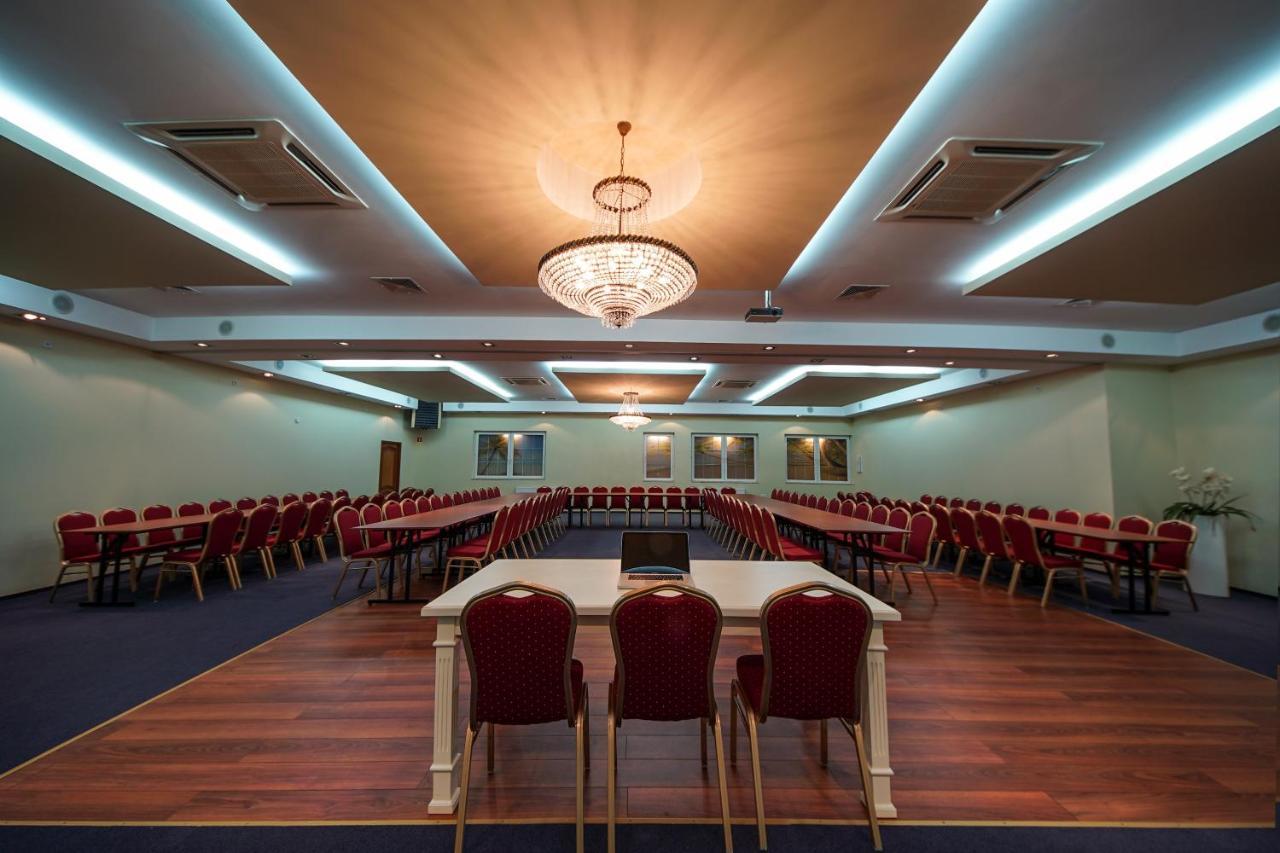 Hotel Sara Koło Εξωτερικό φωτογραφία