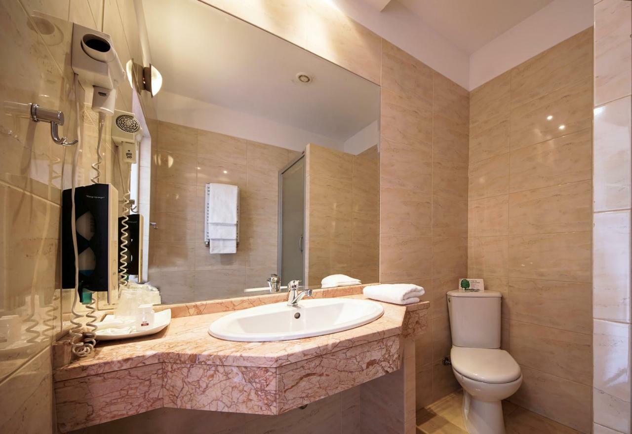 Hotel Sara Koło Εξωτερικό φωτογραφία