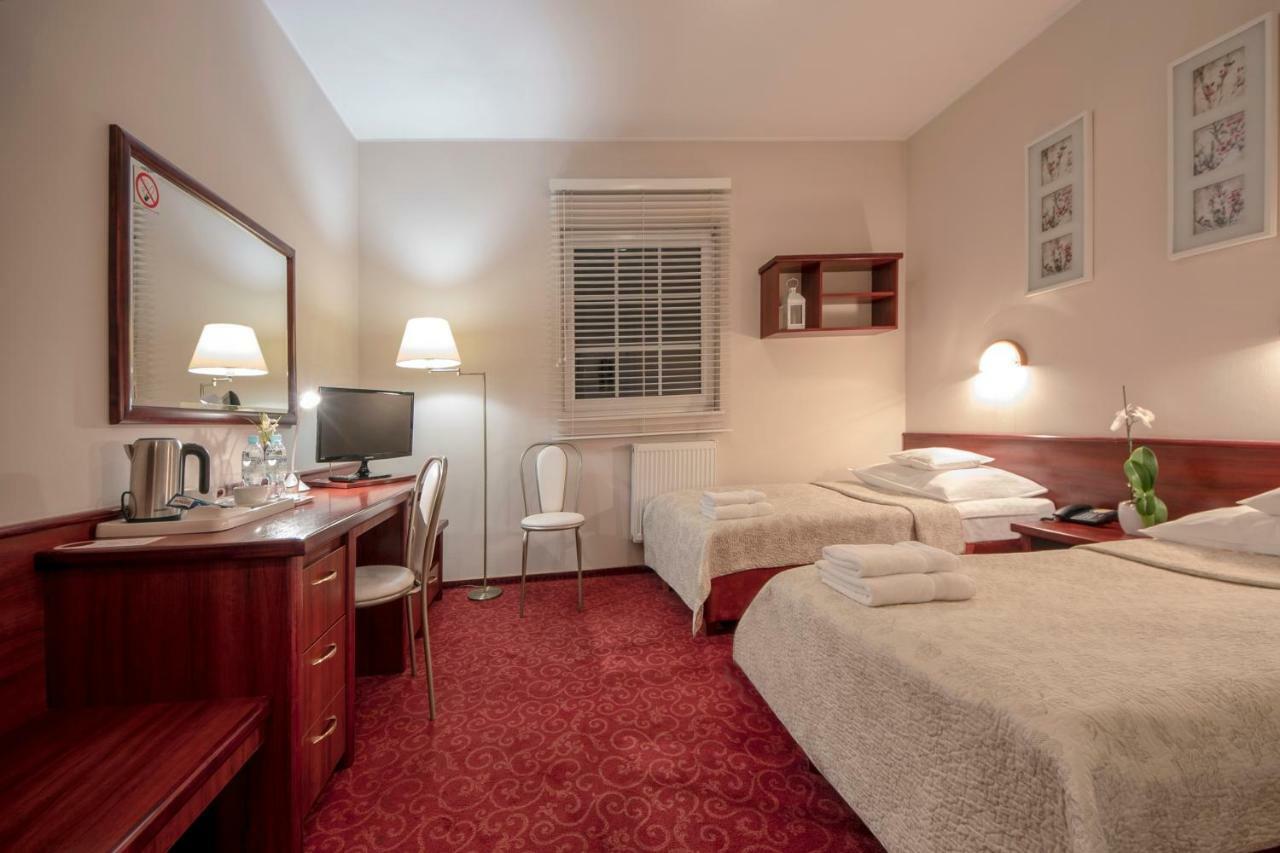Hotel Sara Koło Εξωτερικό φωτογραφία