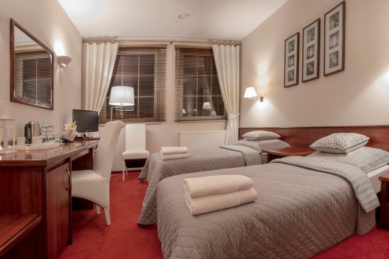Hotel Sara Koło Εξωτερικό φωτογραφία